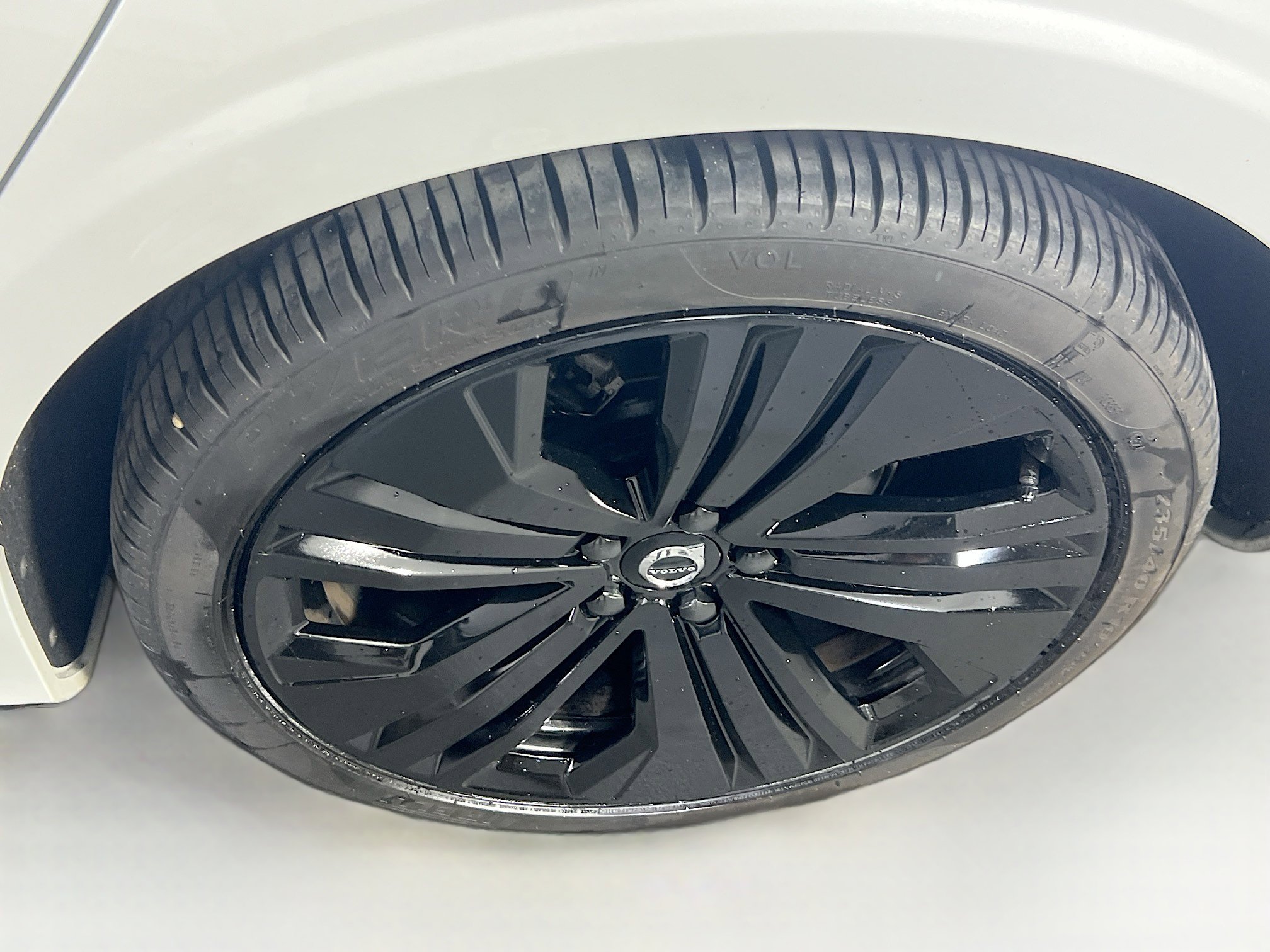 Used 2022 Volvo S60 B5 Momentum w/ Premium Package image 30