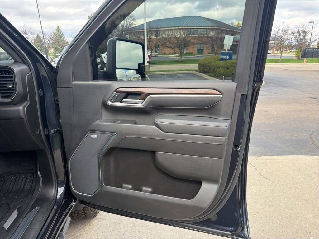 Used 2025 GMC Sierra 2500 SLT AWD/4WD image 35