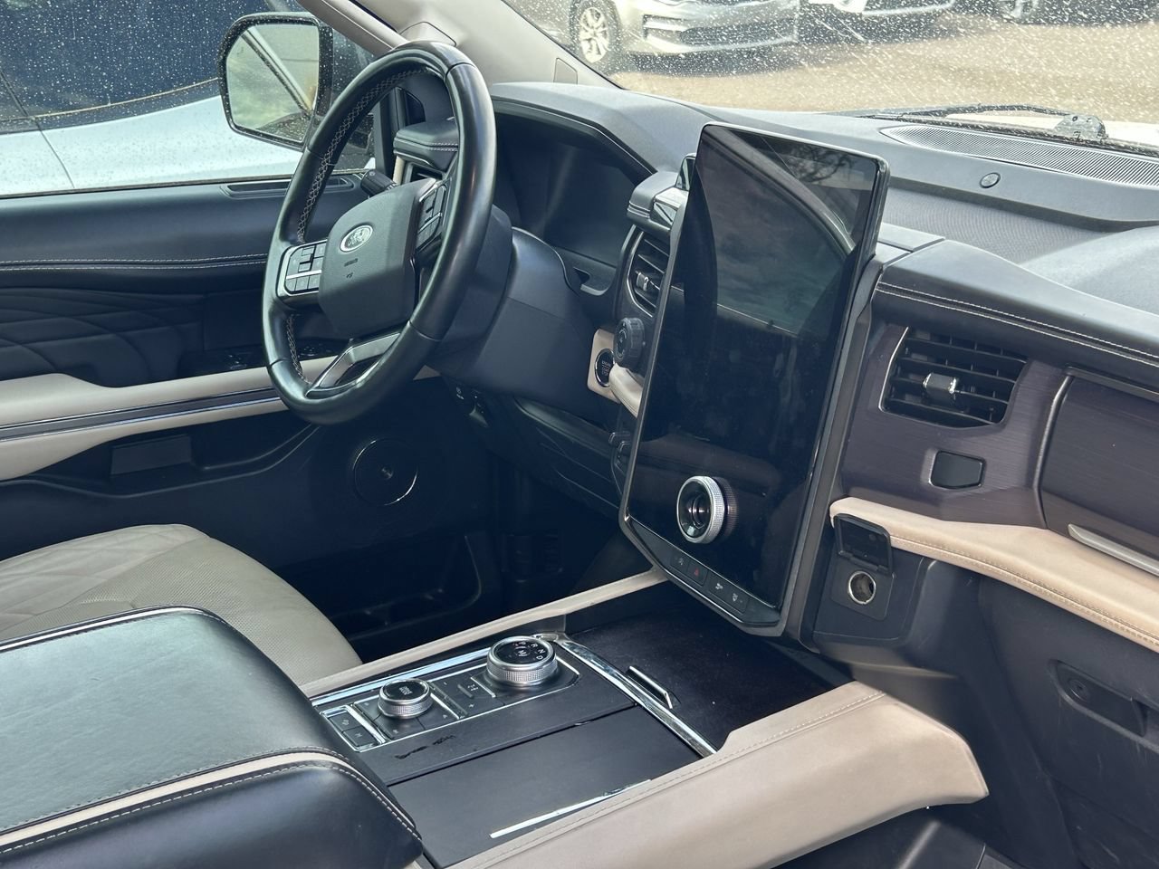 Used 2022 Ford Expedition Max Platinum AWD/4WD image 9