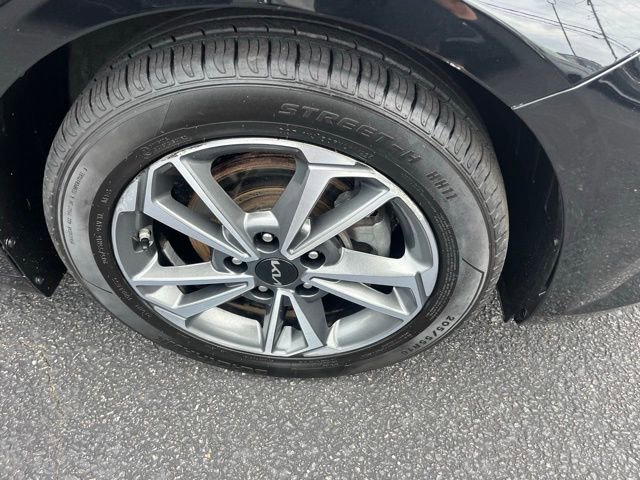 Used 2022 Kia Forte LXS image 28