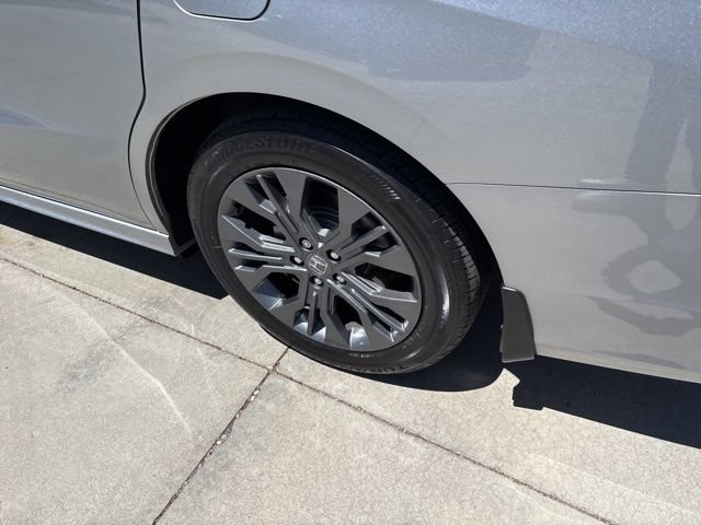 Certified 2025 Honda Odyssey Touring image 11
