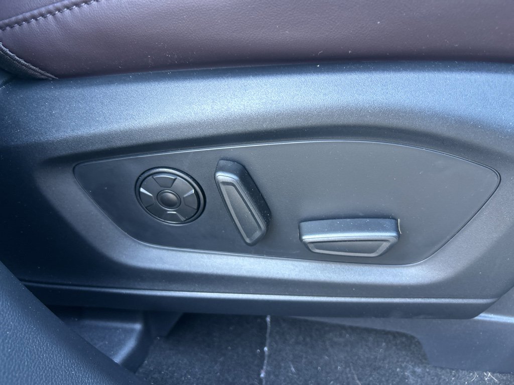 Used 2025 Ford Explorer Platinum image 23