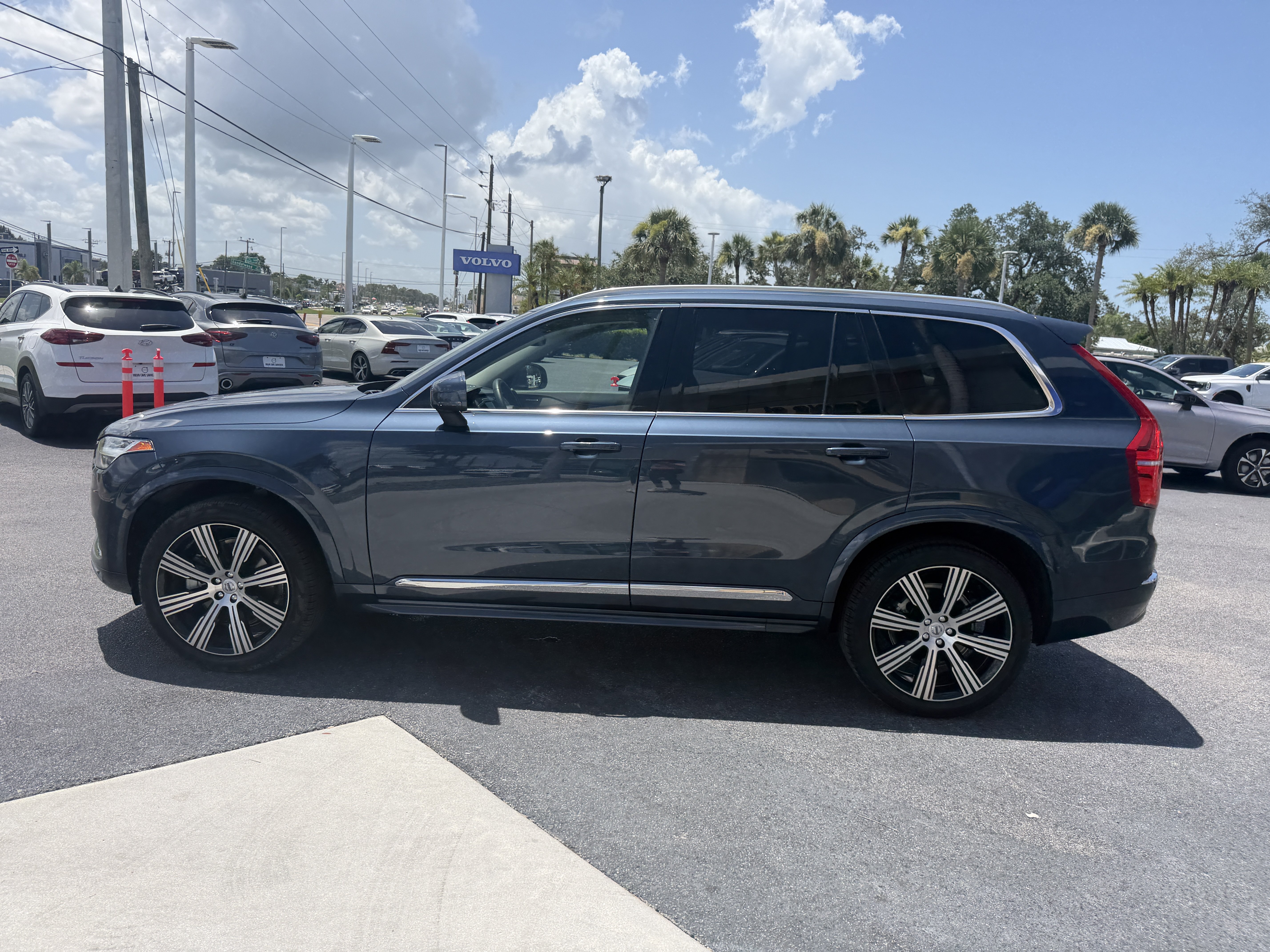 Certified 2023 Volvo XC90 B6 Ultimate w/ Protection Package Premier AWD/4WD image 6