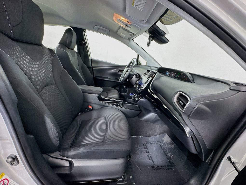 Used 2020 Toyota Prius Prime LE image 28