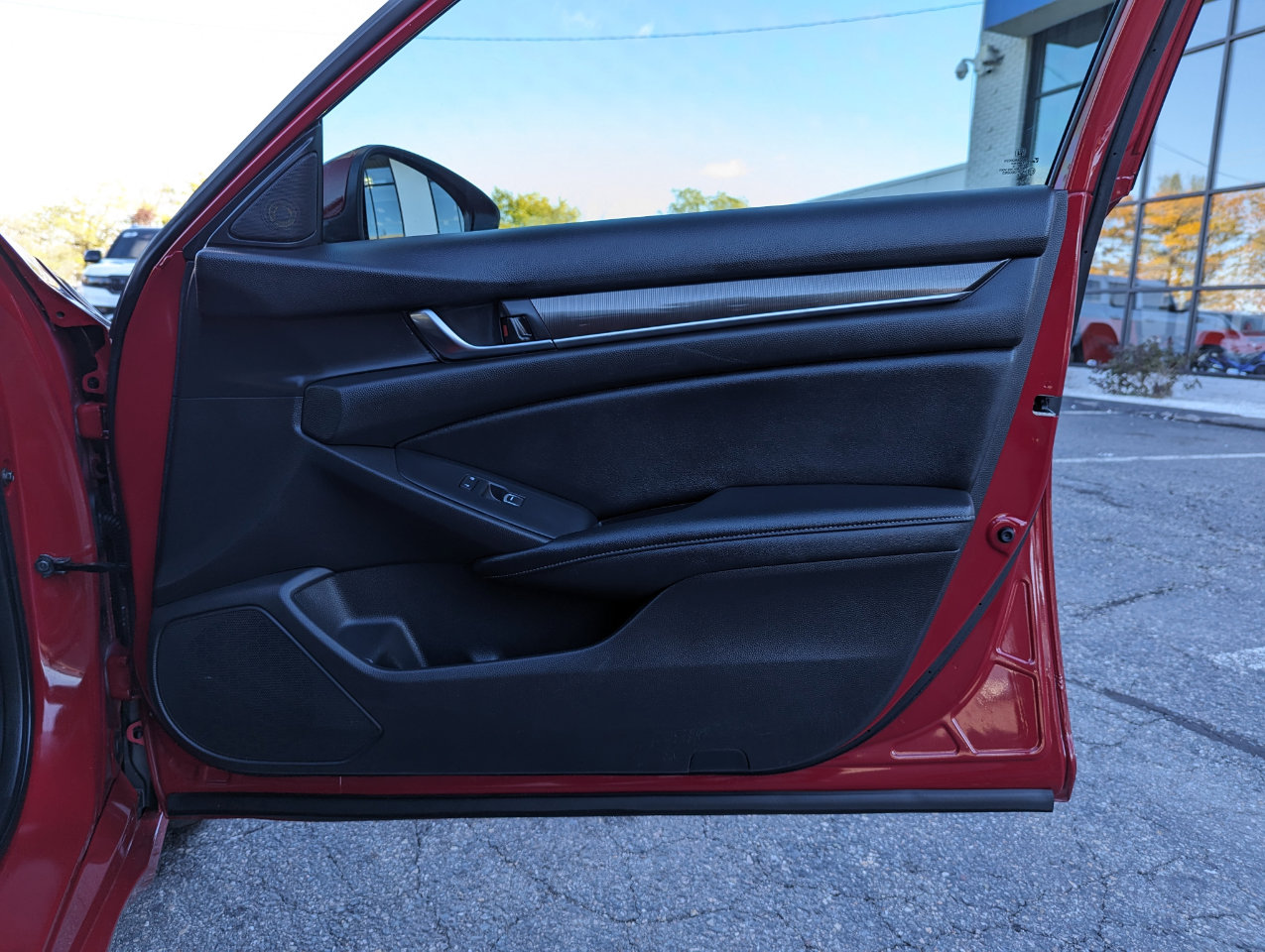 Used 2020 Honda Accord Sport image 29