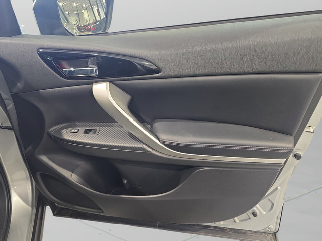 Used 2025 Mitsubishi Eclipse Cross SE AWD/4WD image 37