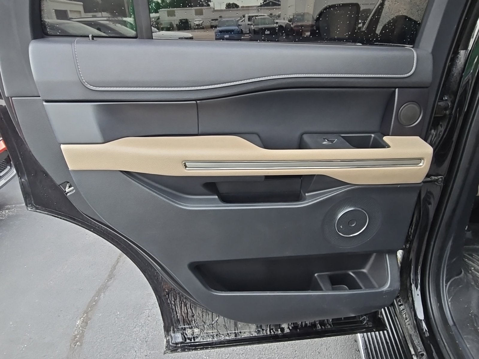 Used 2023 Ford Expedition Limited AWD/4WD image 44