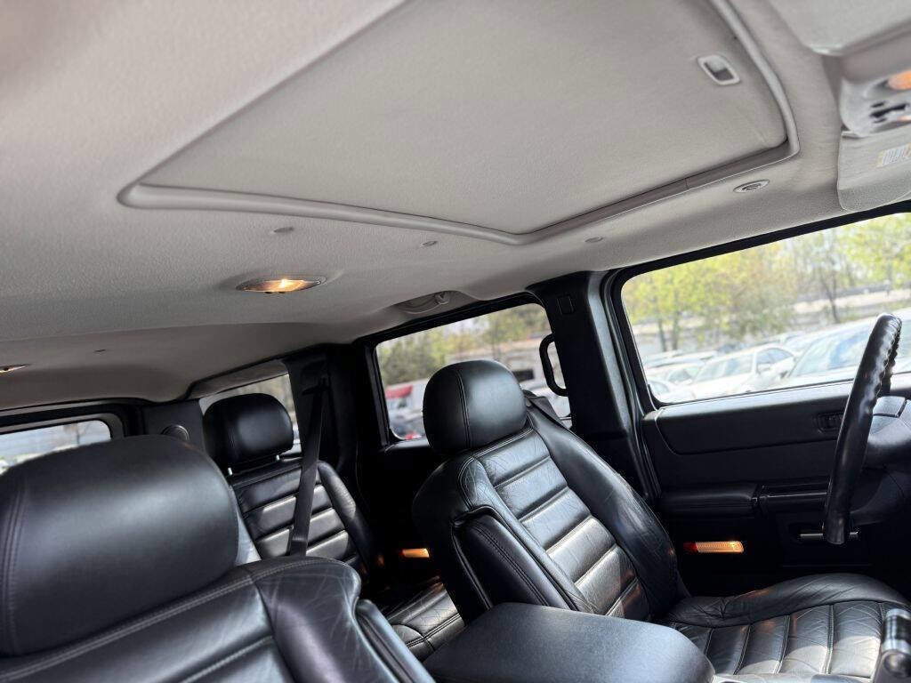 Used 2005 HUMMER H2 w/ Preferred Equipment Group image 15