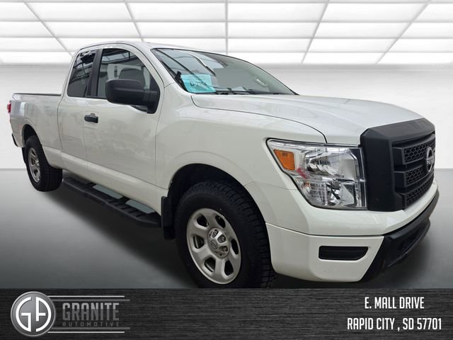 Used 2023 Nissan Titan S image 7