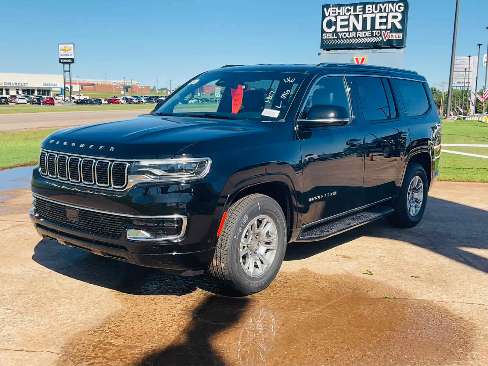Used 2024 Jeep Wagoneer 4WD image 3