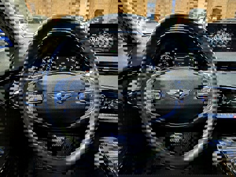 Used 2025 Genesis GV70 2.5T image 19