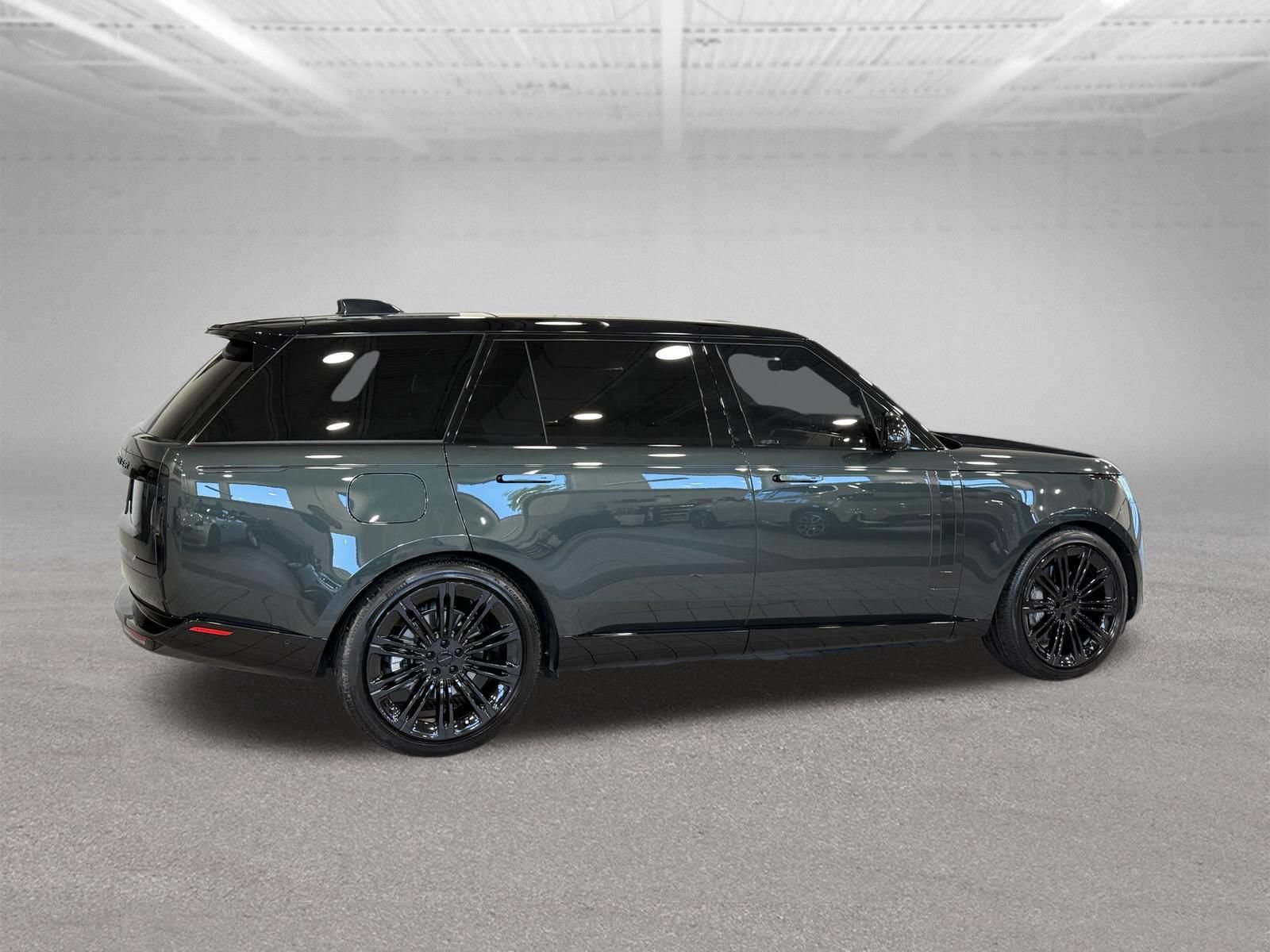 Used 2026 Land Rover Range Rover Long Wheelbase SE AWD/4WD image 9