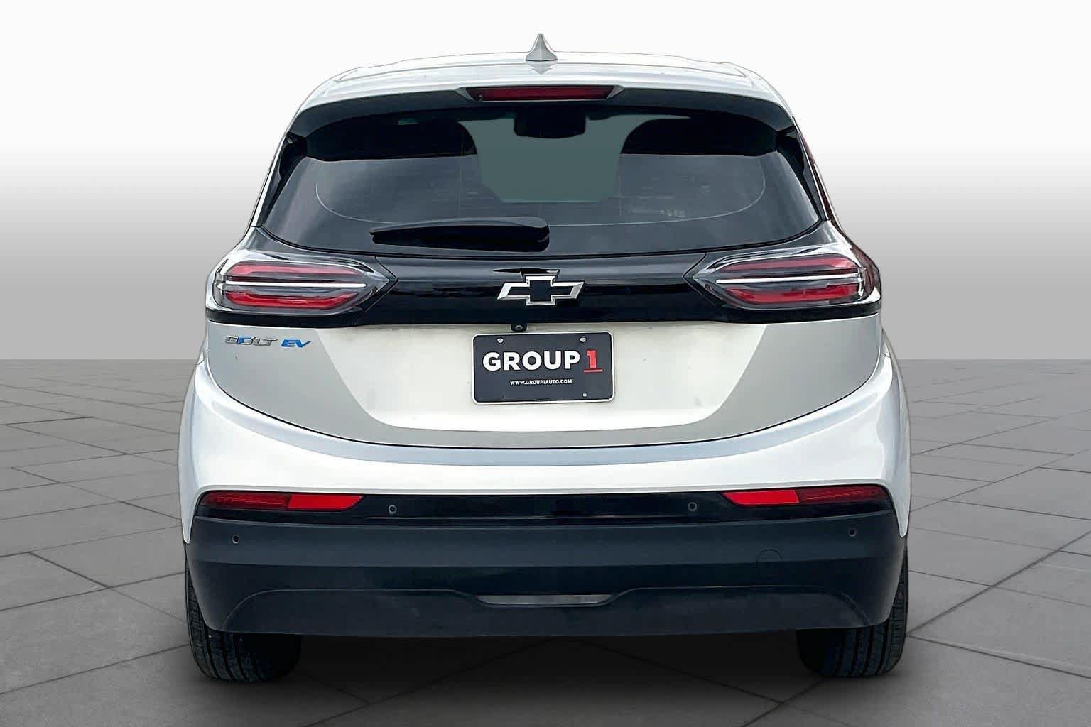 Certified 2023 Chevrolet Bolt LT w/ Infotainment Package FWD image 4