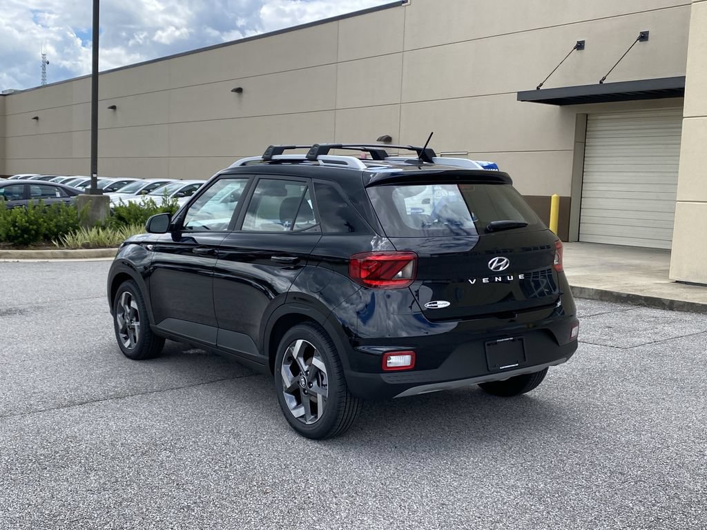 New 2026 Hyundai Venue SEL FWD image 6
