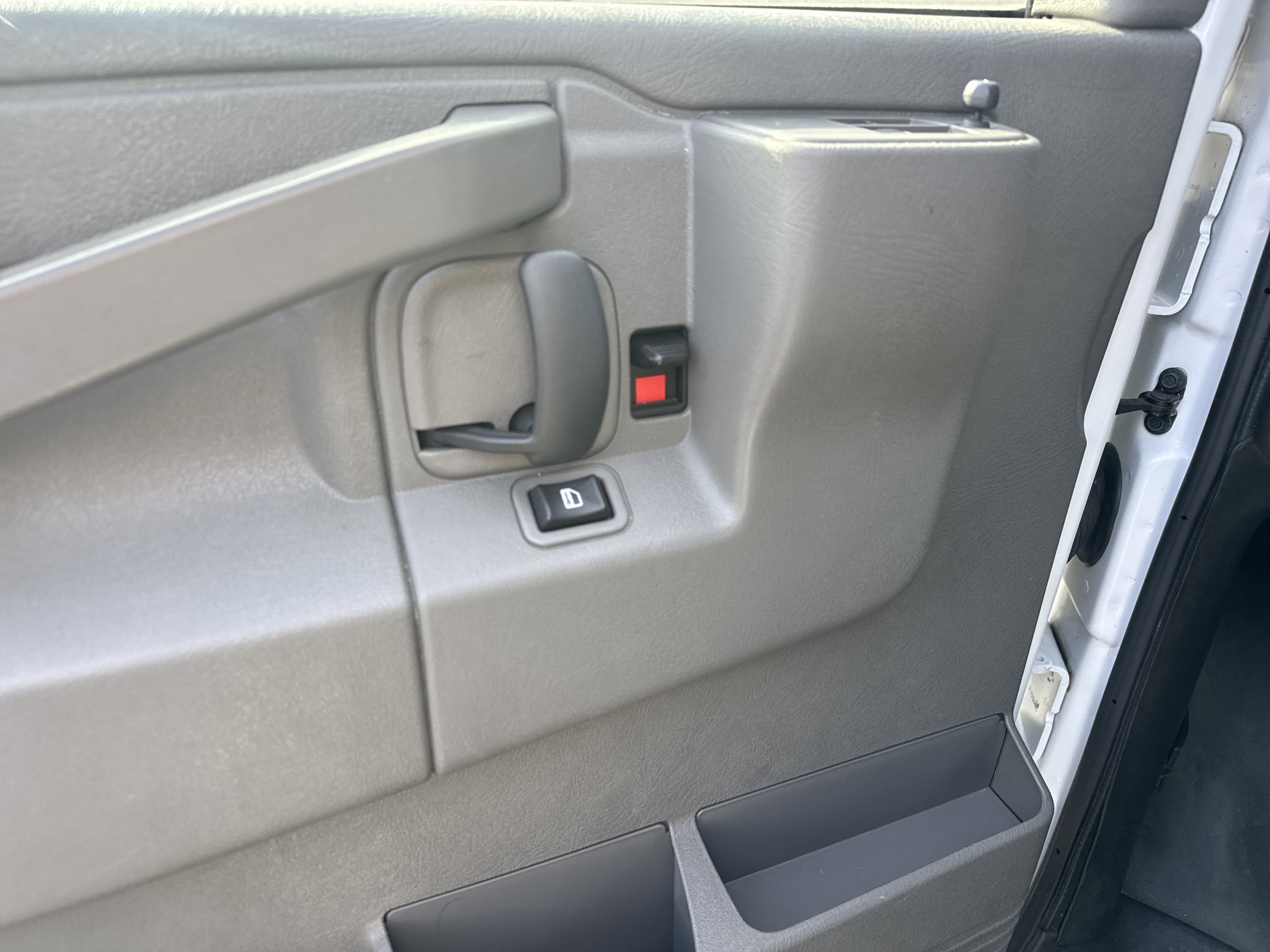 Used 2023 GMC Savana 2500 w/ Driver Convenience Package image 16