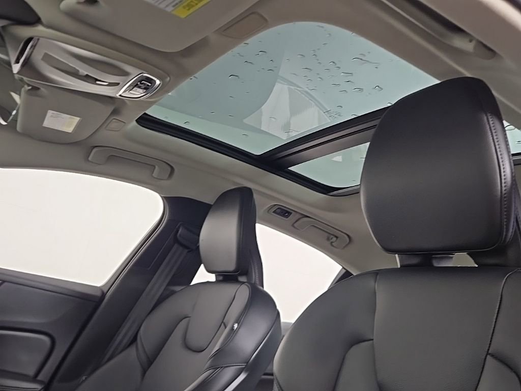 Used 2019 Volvo S60 T5 Momentum w/ Premium Package image 20