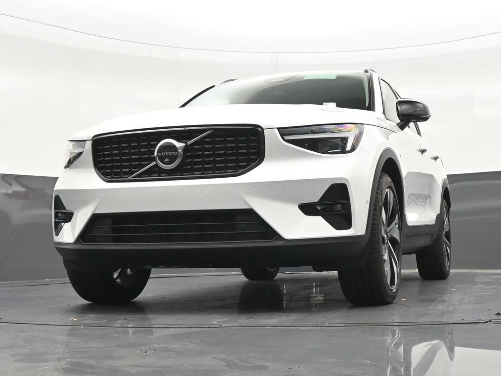 New 2026 Volvo XC40 B5 Plus w/ Climate Package AWD/4WD image 28
