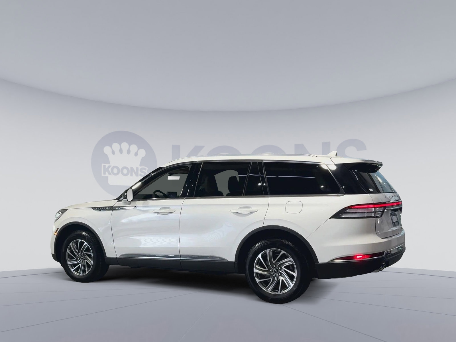 Used 2023 Lincoln Aviator AWD image 8