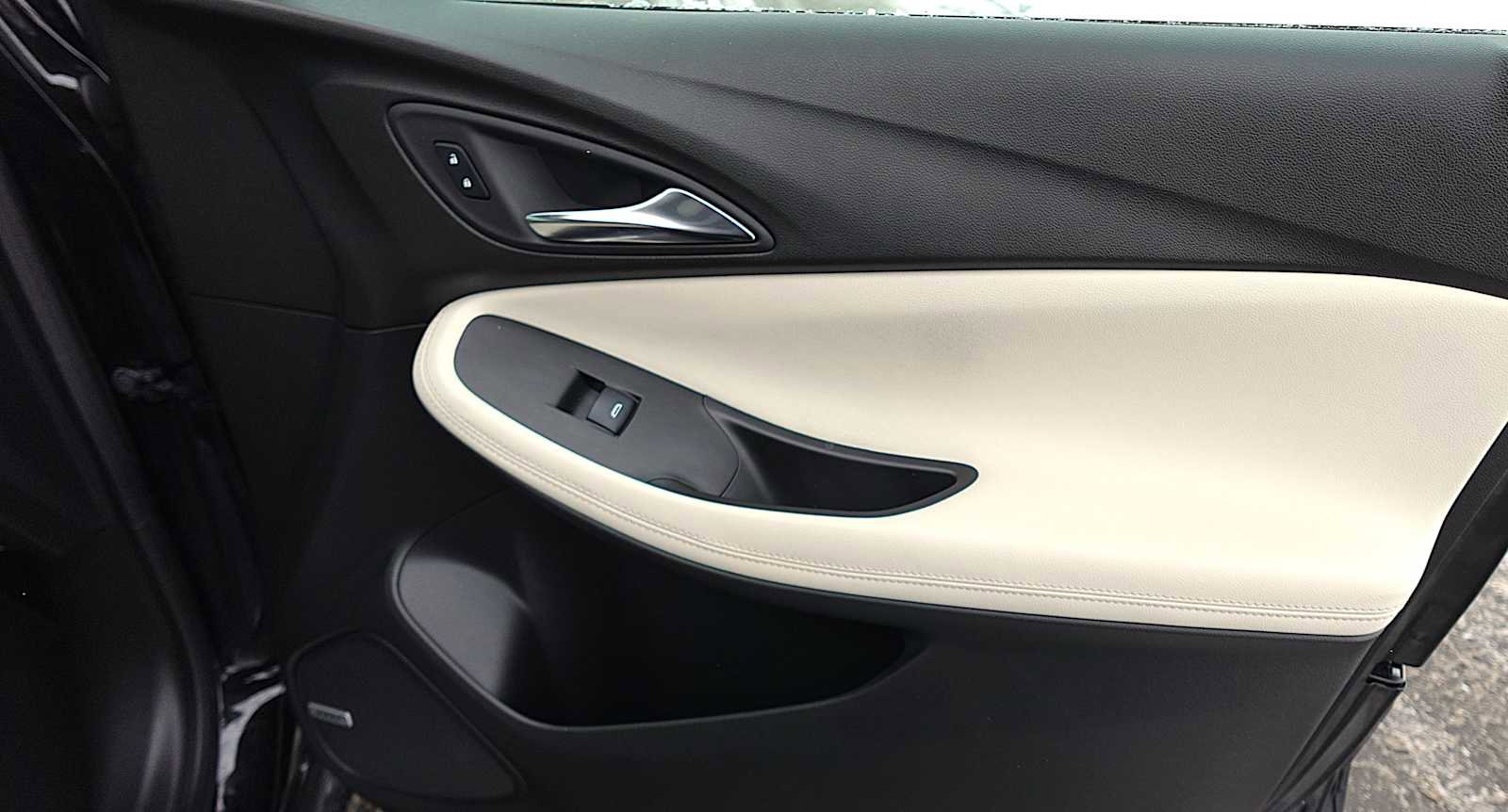 Used 2024 Buick Encore GX Avenir w/ Avenir Convenience Package image 23