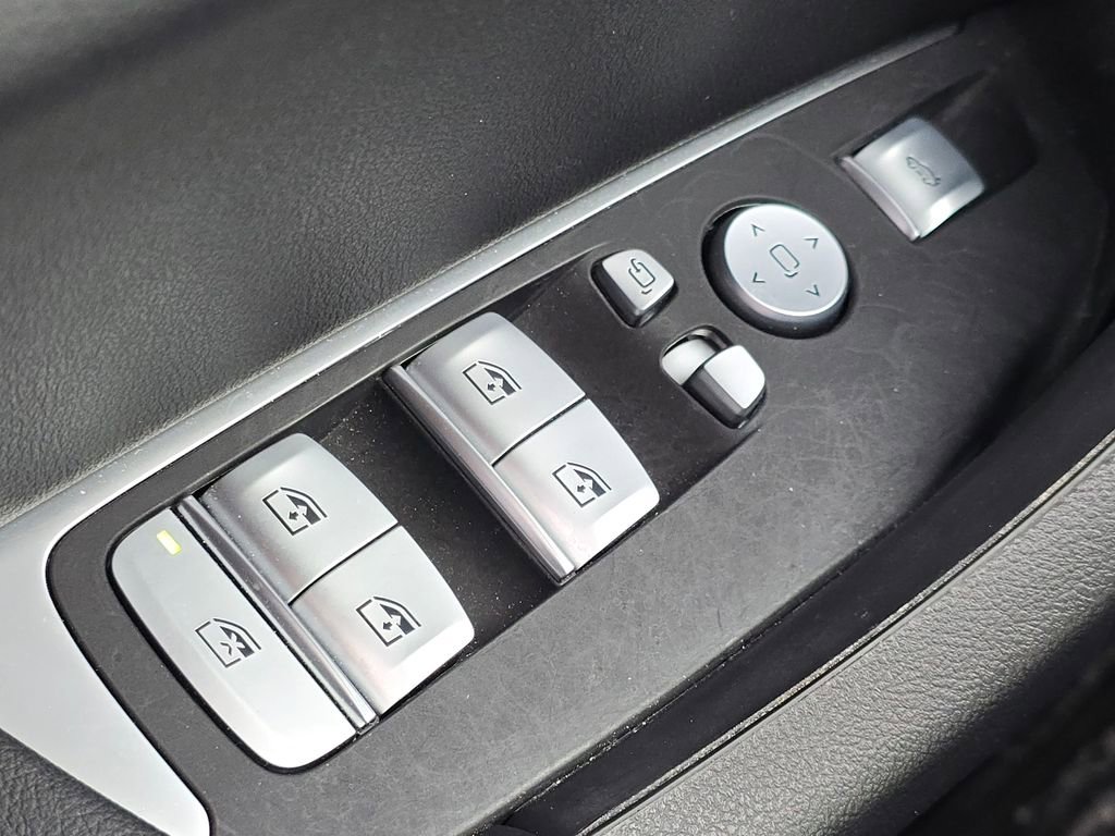 Used 2024 BMW X3 M40i w/ Premium Package image 27