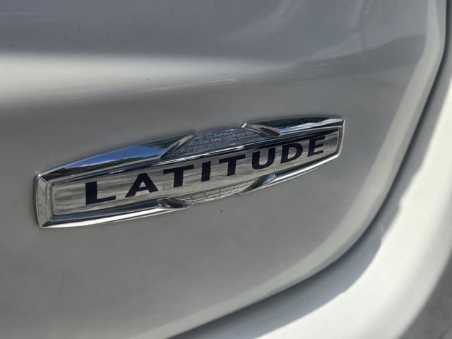 Used 2020 Jeep Compass Latitude FWD image 11
