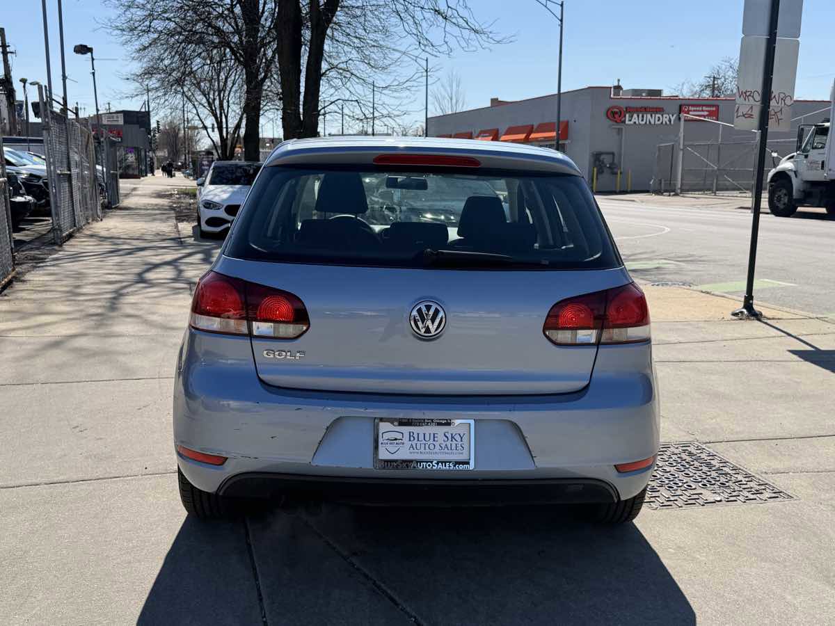Used 2010 Volkswagen Golf 4-Door image 6
