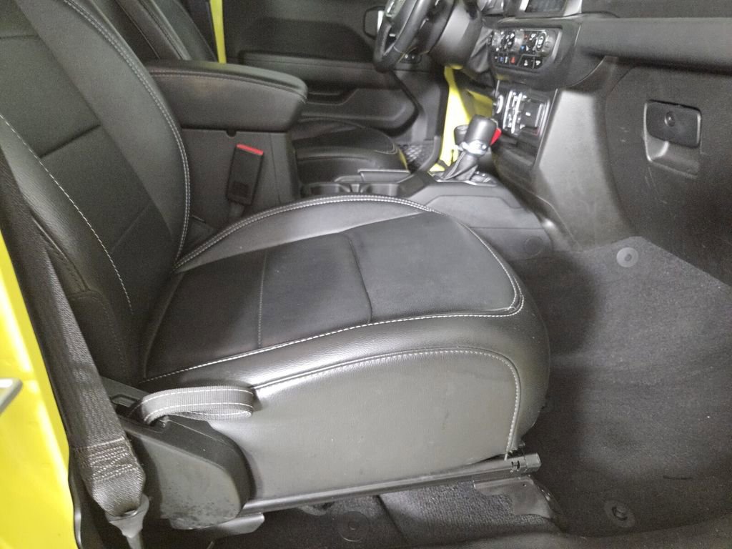 Certified 2023 Jeep Wrangler Sahara w/ Cold Weather Group image 36