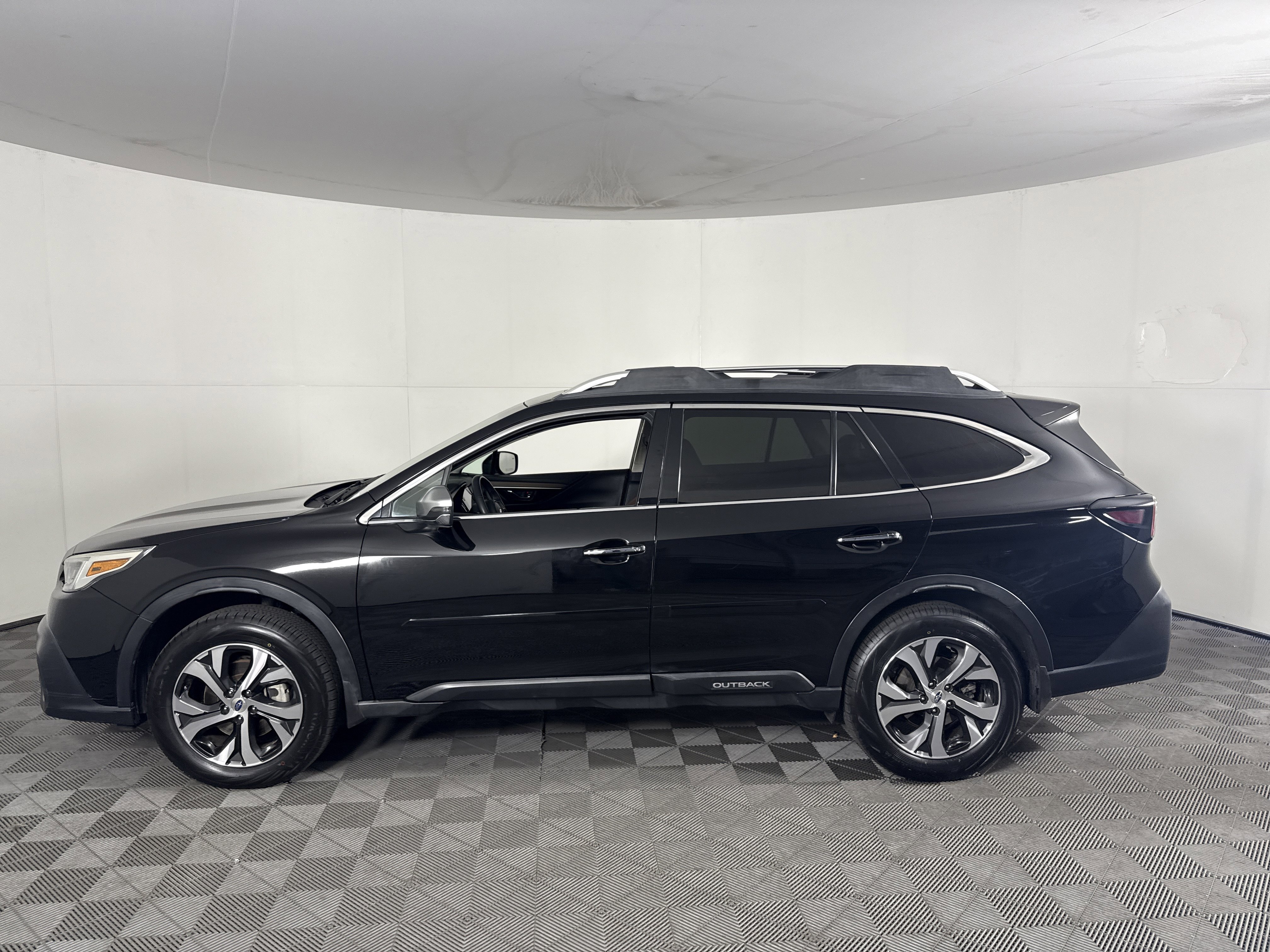Used 2021 Subaru Outback Touring XT AWD/4WD image 14