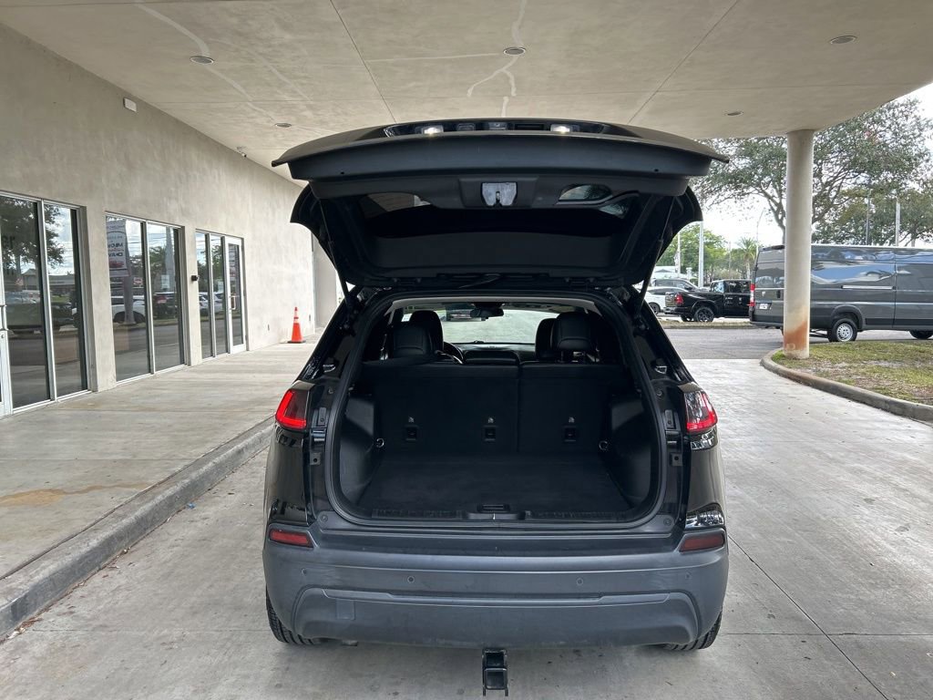 Used 2019 Jeep Cherokee Altitude image 29