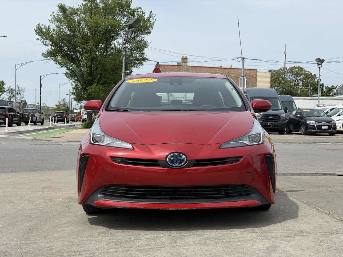 Used 2022 Toyota Prius LE FWD image 2