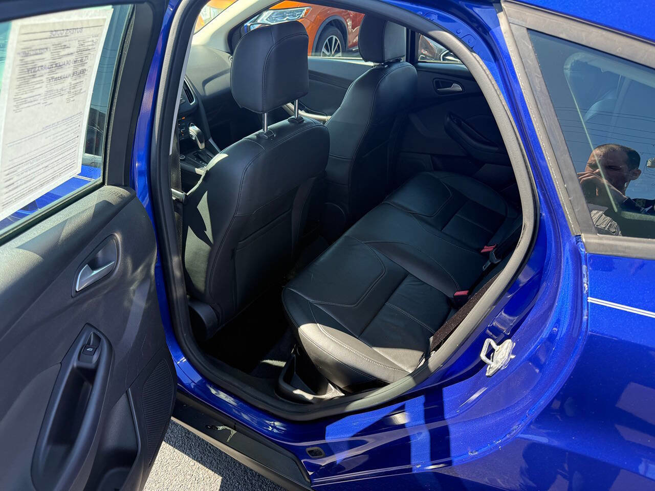 Used 2015 Ford Focus SE w/ Equipment Group 201A FWD image 11