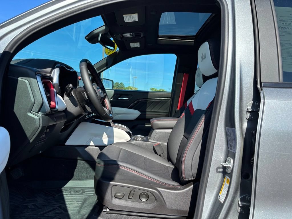 Used 2025 GMC Canyon AT4 w/ AT4X AEV Edition AWD/4WD image 15