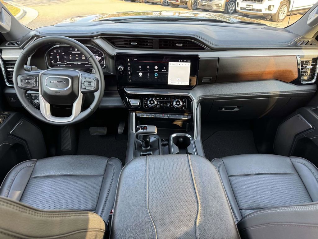 Used 2025 GMC Sierra 1500 Denali w/ Technology Package image 3