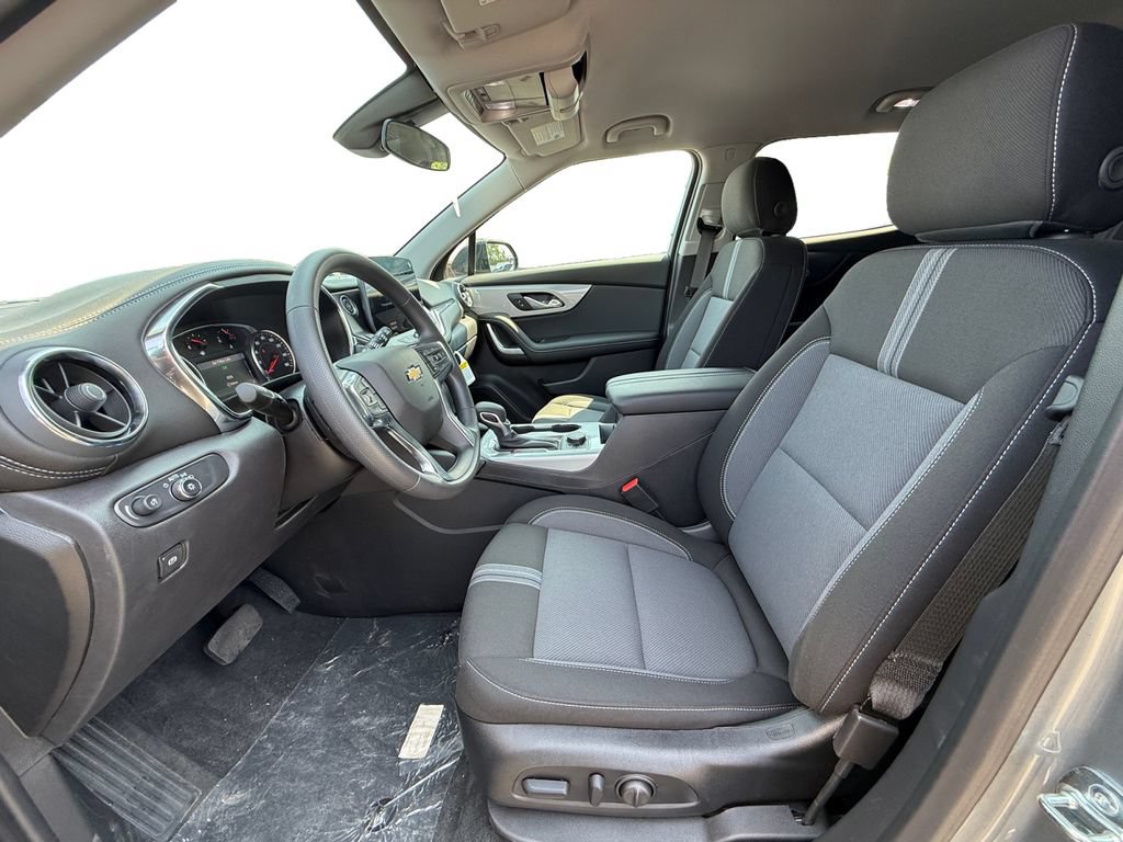 New 2026 Chevrolet Blazer LT w/ Midnight/Sport Edition AWD/4WD image 9