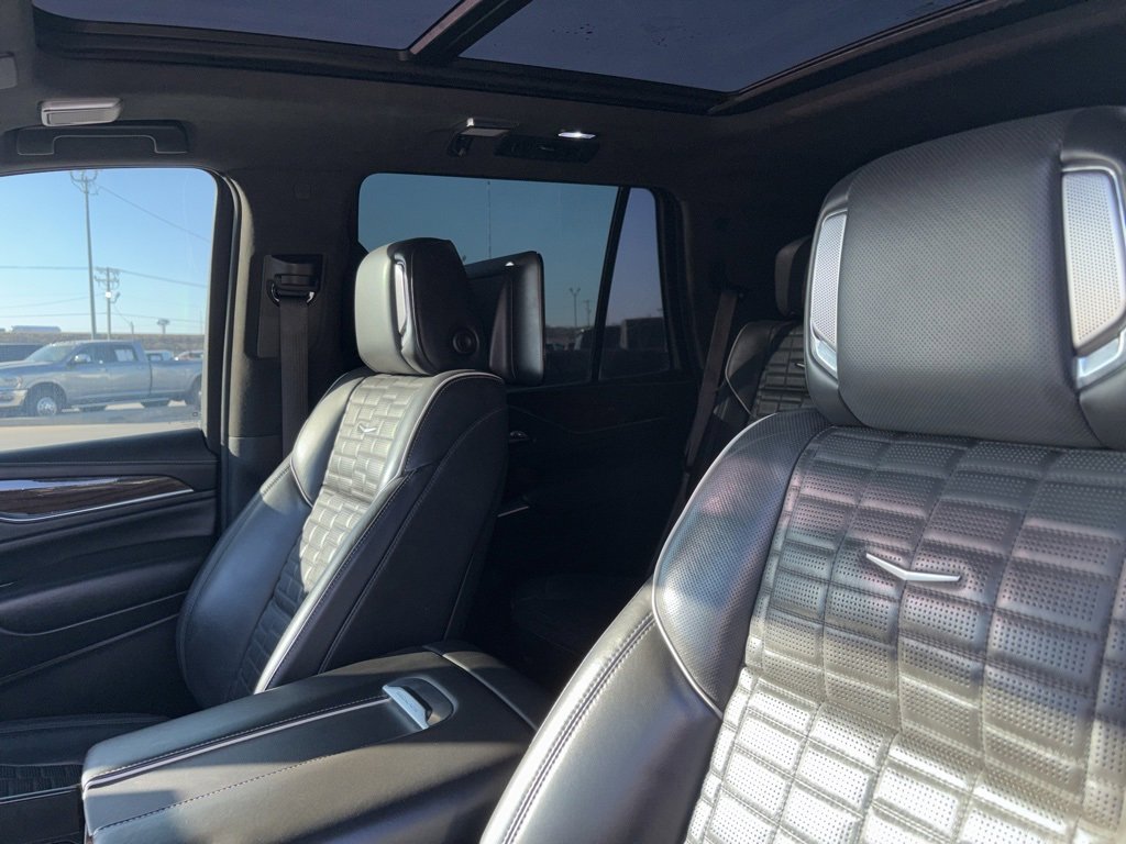 Used 2021 Cadillac Escalade Sport Platinum w/ LPO, ONYX Package image 13