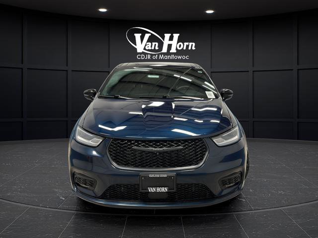 Used 2024 Chrysler Pacifica Select image 8