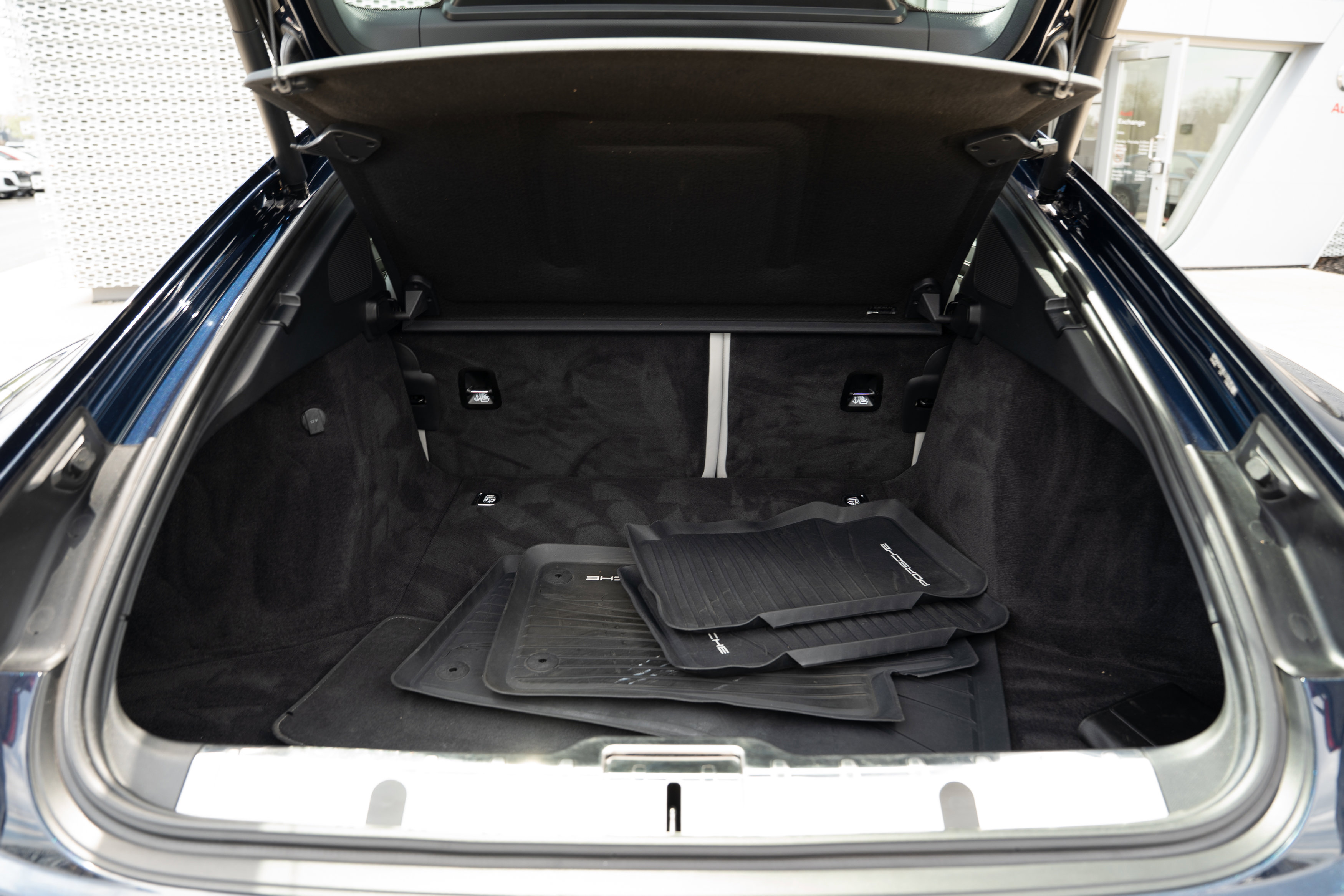 Used 2020 Porsche Panamera 4 AWD/4WD image 30