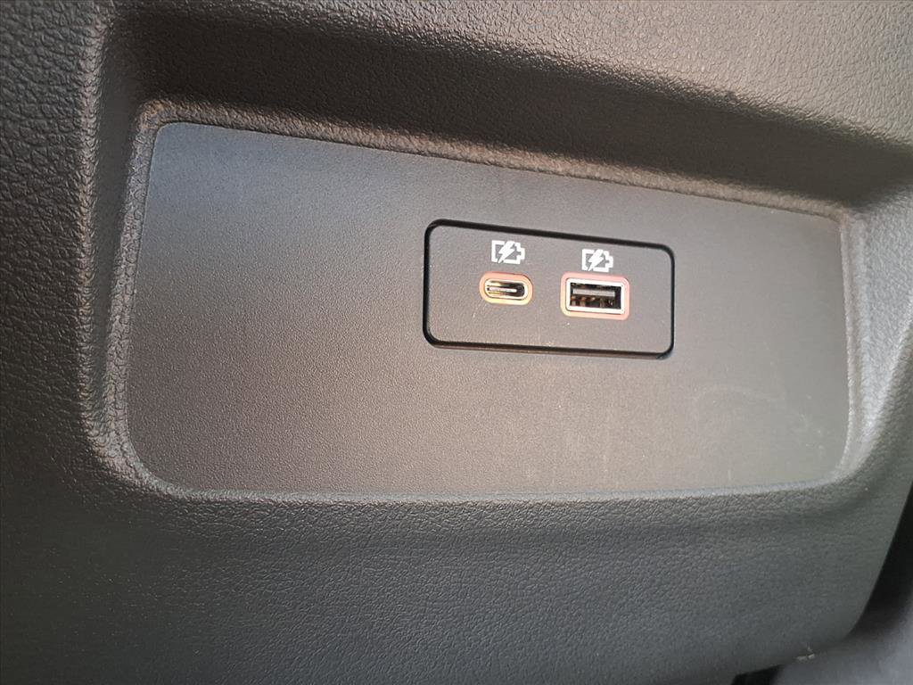 Used 2025 Nissan Frontier SV image 25