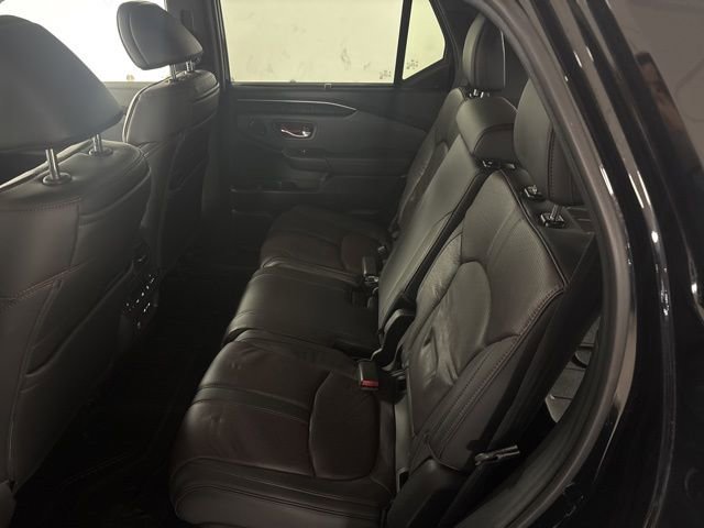 Used 2025 Honda Pilot Black Edition image 25