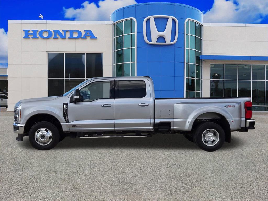 Used 2024 Ford F350 Lariat image 6