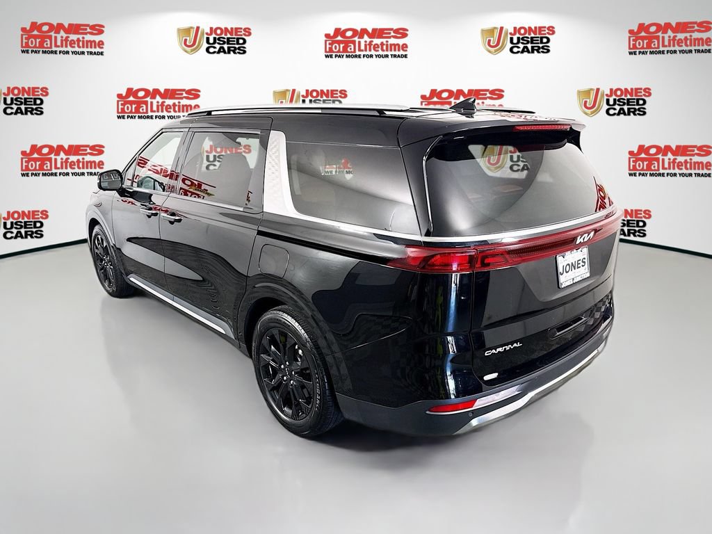 Used 2024 Kia Carnival SX FWD image 2