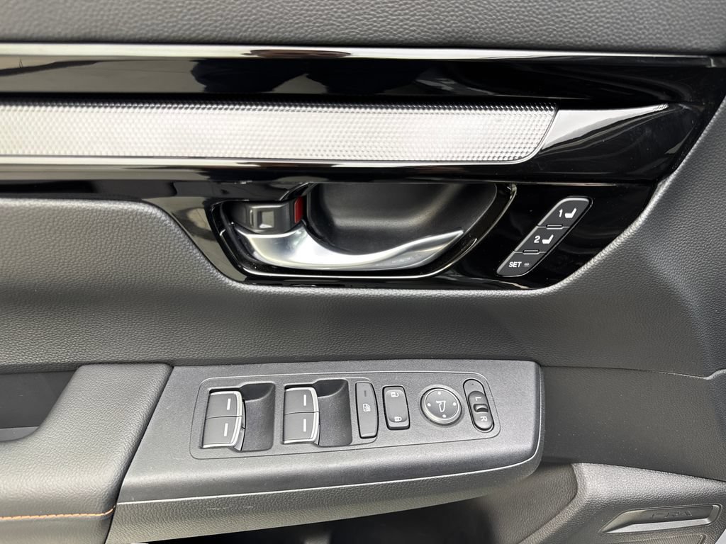 Used 2025 Honda CR-V Sport Touring image 32