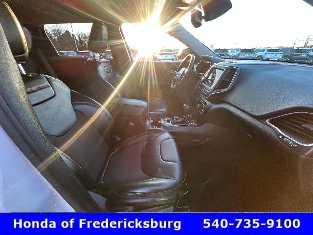 Used 2021 Jeep Cherokee Trailhawk image 32