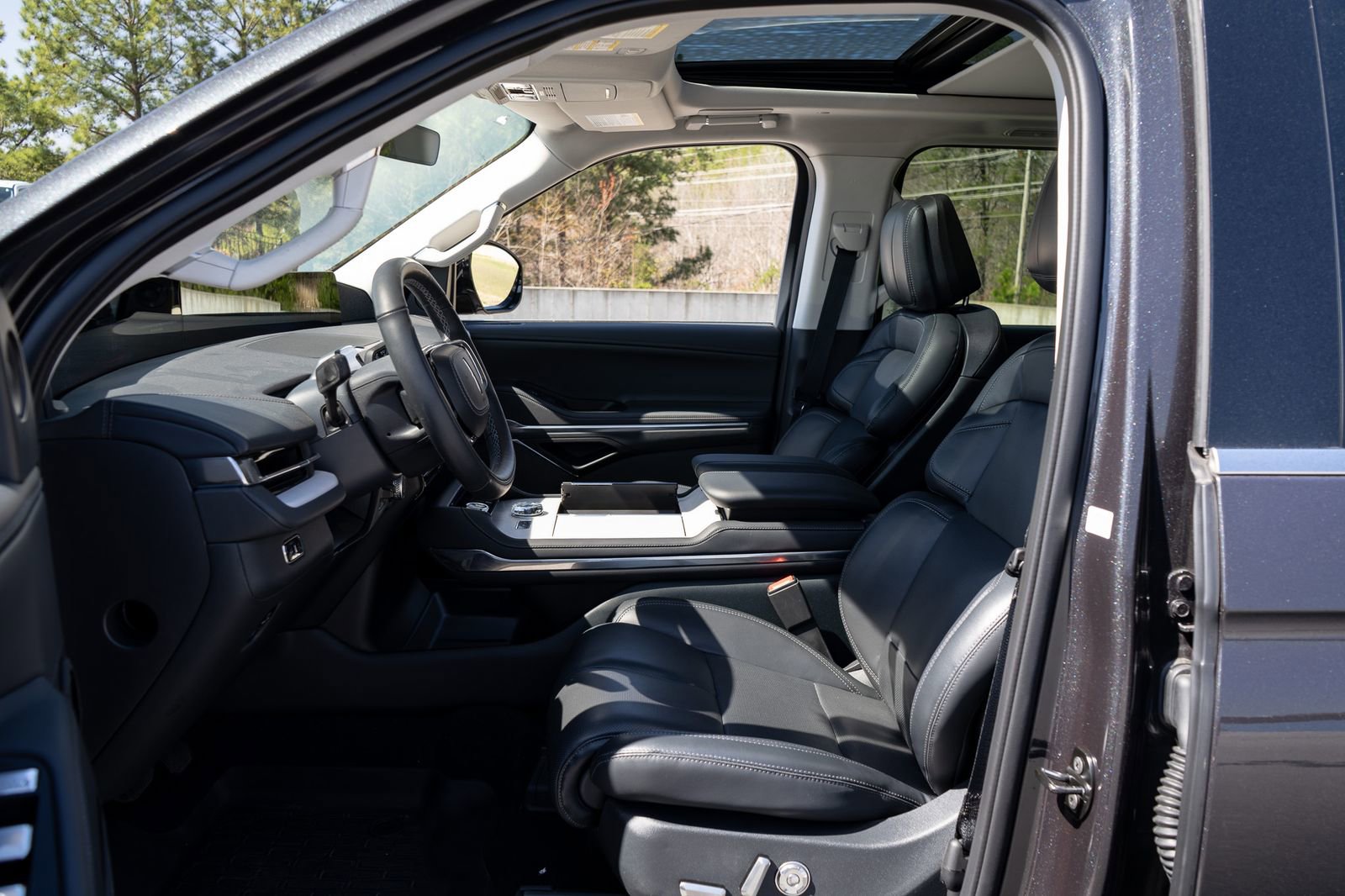 Used 2025 Lincoln Navigator L Reserve AWD/4WD image 25