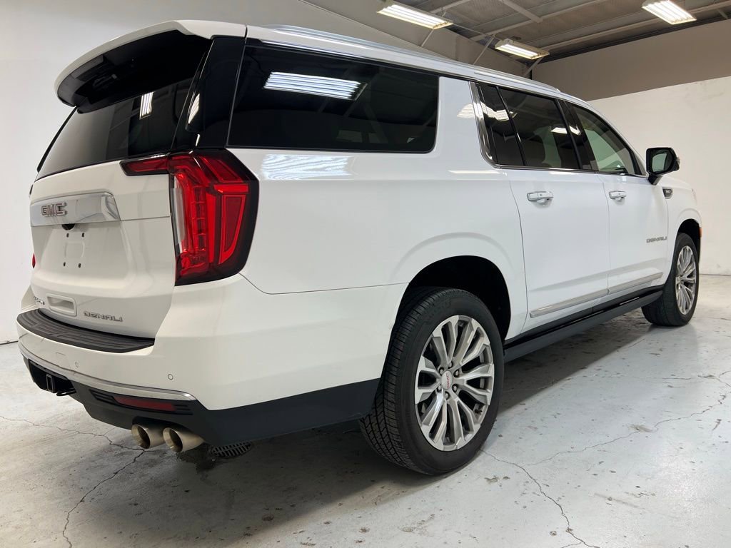 Used 2022 GMC Yukon XL Denali image 8