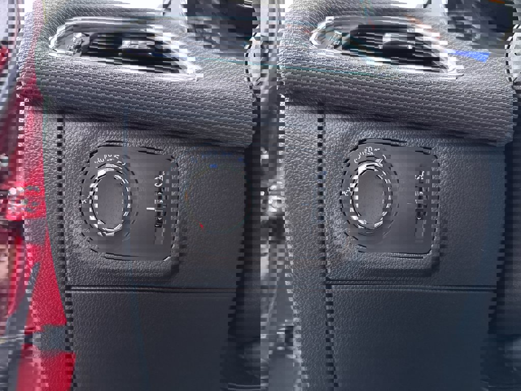 Used 2018 Chevrolet Cruze LT w/ Sun And Sound Package image 24