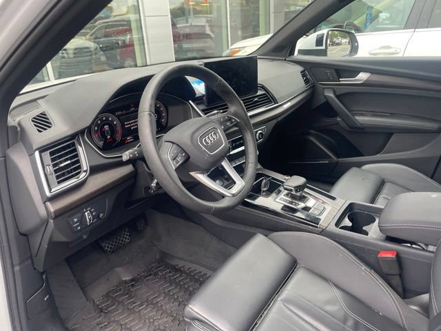 Used 2025 Audi Q5 2.0T Premium Plus w/ Premium Plus Package AWD/4WD image 3