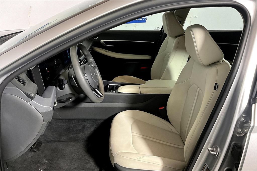 Used 2025 Hyundai Sonata SEL FWD image 19