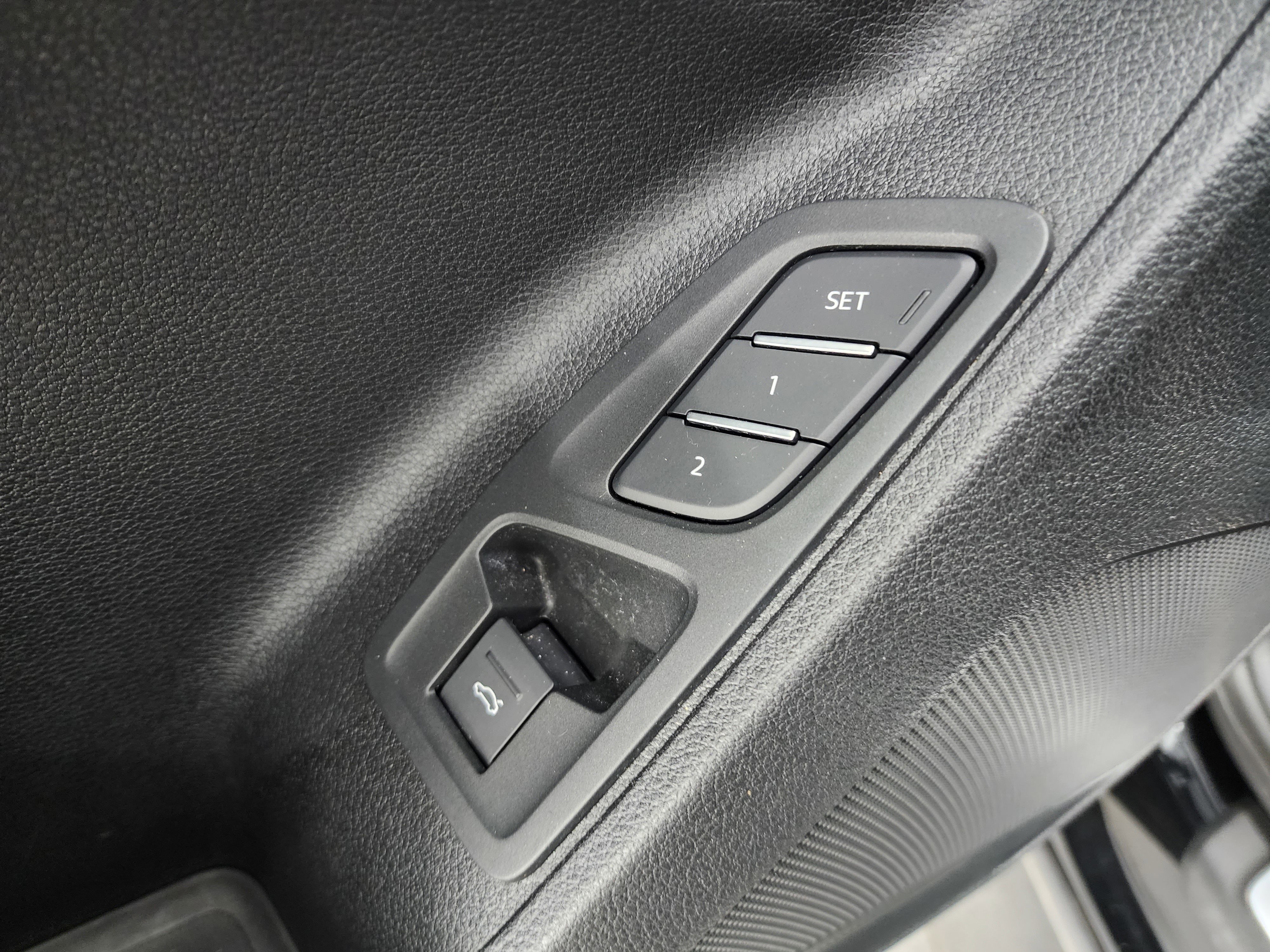 Used 2024 Audi Q3 2.0T Premium image 40