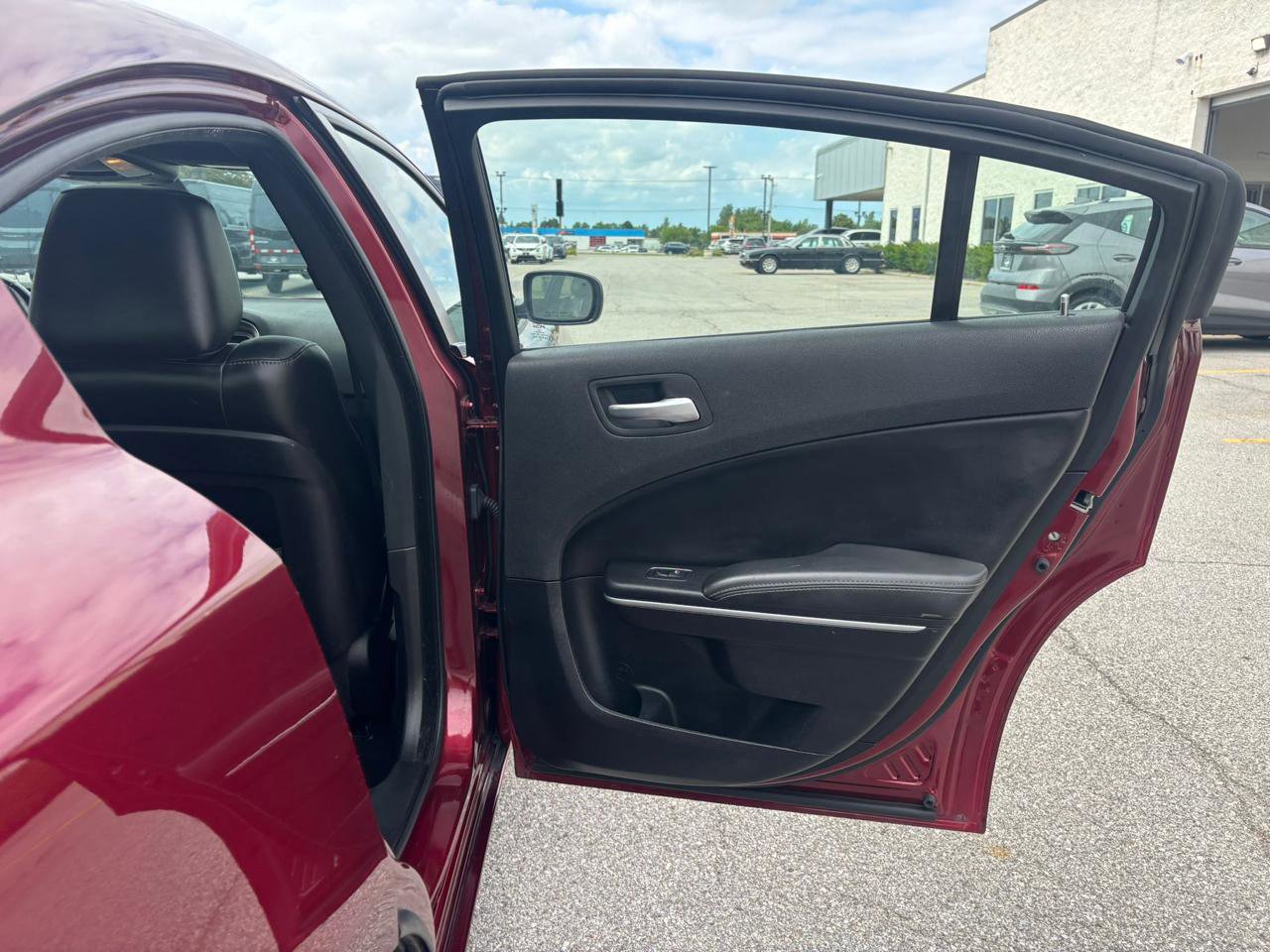 Used 2020 Dodge Charger SXT w/ Leather Interior Group RWD image 17